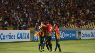 Sampaio Corrêa bate Fortaleza e assume primeiro lugar do grupo A Sampaio Corrêa se aproximou de vaga nas quartas de final