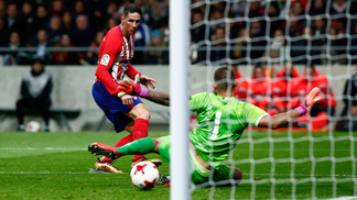 Fernando Torres desencanta, faz dois e Atlético de Madrid avança na Copa do Rei Fernando Torres marcou dois gols na vitória sobre o Elche, pela Copa do Rei