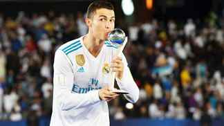 Melhor que Renato Gaúcho? 'Os números falam por si próprios: respondo no campo', diz CR7 após decidir Mundial Cristiano Ronaldo Comemora Real Madrid Mundial de Clubes 16/12/2017