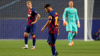 Messi como jogador, Real Madrid como clube: quem são os grandes perdedores do Mercado da Bola Lionel Messi lamenta durante derrota do Barcelona para o Bayern de Munique