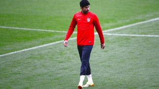 Velho parceiro de Guardiola, ídolo do Barça estreia como técnico na elite... contra o Barça Diego Costa deixa o treino do Atlético de Madri após 15 minutos de atividade; atacante virou dúvida