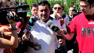 Super agente de Ibra e Pogba só assina o primeiro contrato; o resto é no ‘fio do bigode’ Mino Raiola Empresario Ibrahimovic Chegada Barcelona 26/08/2010
