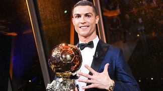 'Cristiano Ronaldo é o melhor jogador da história do futebol', decreta Zidane Cristiano Ronaldo Troféu Bola de Ouro France Football 07/12/2017