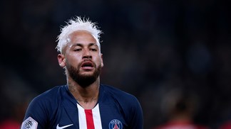 'Neymarketing', no ótimo sentido: PSG vê explodir dinheiro de patrocínio depois da chegada de brasileiro Neymar durante jogo entre PSG e Monaco, pela Ligue 1