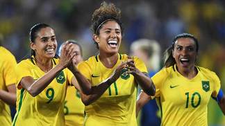 Copa do Mundo feminina de futebol terá jogos exibidos no Museu do Futebol Andressa, Cristiane e Marta na seleção