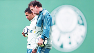 Cuca ganha reforços e esboça time para enfrentar o Fluminense Dudu Cuca Treino Palmeiras 22/08/2017
