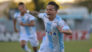 Londrina vence, segue vivo no sonho do acesso e complica o Guarani Artur marcou o único gol do jogo nessa terça, no estádio do Café