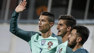Ronaldo e Lewandowski brigam até o fim pela artilharia histórica, e Portugal conhece seu 'novo Cristiano' Ronaldo e André Silva: presente e futuro da seleção portuguesa