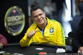 Roberly Felício, a vitória da humildade e da dedicação no maior palco do poker mundial Roberly Felício, o quarto brasileiro campeão na World Series Of Poker
