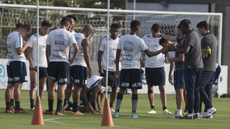 Carille confirma volta de Gabriel, mas despista sobre time titular Jogadores do Corinthians participam de treino nesta terça-feira