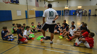 Ex-jogador brasileiro funda time na capital dos EUA para filho conhecer o futsal Hyper DC foi fundado por ex-jogador brasileiro de futsal
