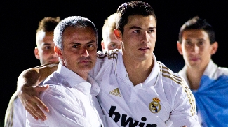 Mourinho põe Cristiano Ronaldo no mesmo patamar de Pelé, Maradona e Messi José Mourinho Cristiano Ronaldo Festa Título Campeonato Espanhol Real Madrid 13/05/2012