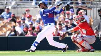 Acordo da MLB com jogadores é boa notícia para o torcedor Mookie Betts, em ação pelo Los Angeles Dodgers