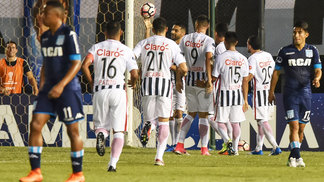 Libertad bate o Racing no Paraguai e sai em vantagem na Copa Sul-Americana Libertad Comemora Gol Racing Copa Sul-Americana 24/10/2017