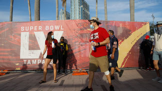 As exigências da NFL para as cidades receberem o Super Bowl Super Bowl LV será disputado em Tampa Bay, casa de um dos finalistas da decisão da NFL