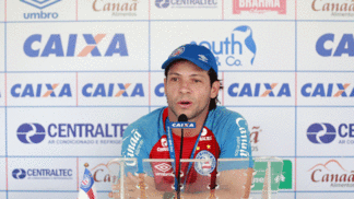 Preto Casagrande elogia postura dos jogadores do Bahia Preto Casagrande assumiu interinamente após a demissão de Jorginho