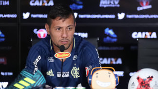 O desafio do Flamengo: nenhum erro para evitar que Diego Alves encontre brecha para rescisão de contrato Diego Alves chegou no Flamengo no meio da temporada