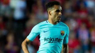 Sem espaço no Benfica, lateral Douglas pode retornar ao Barcelona em janeiro Douglas, em ação pelo Barcelona