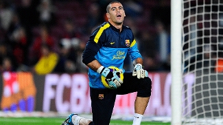 Valdés sofre lesão na panturrilha e só deve voltar ao Barcelona em 2014 Valdés lesionou-se durante amistoso da lesão e agora desfalcará o Barcelona