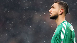 Torcedores do Milan se revoltam com Donnarumma: ‘Pedaço de m...’ Donnarumma Milan Bologna Campeonato Italiano 10/12/2017