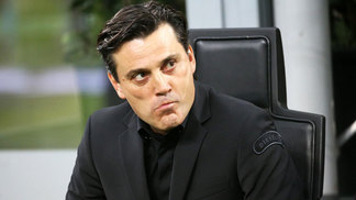 Maior jornal esportivo da Itália aponta 'fiasco' do Milan e diz que técnico terá 'última chance' Vincenzo Montella Milan AEK Liga Europa 19/10/2017