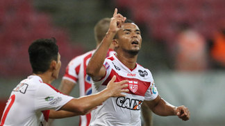 Em busca de recuperação, CRB e Boa Esporte se enfrentam no Rei Pelé Zé Carlos festeja jogo contra o Náutico
