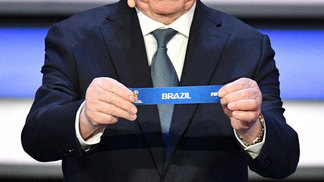 Estádio da estreia do Brasil foi oficialmente entregue... mas não está pronto Brasil Sorteio Copa-2018 01/12/2017