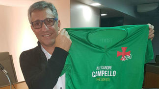 Vasco reduz folha de pagamento em R$ 1,5 milhão mensais com saída de três jogadores Alexandre Campello busca a presidência do Vasco da Gama