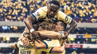 Goleada, muita confusão e uma terrível lesão marcaram o maior clássico do futebol mexicano América venceu o "Super Clásico" bastante conturbado
