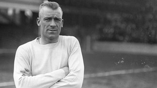 Aguero joga para ser maior artilheiro do City e superar ídolo atrapalhado pela guerra Eric Brook, maior artilheiro da história do City. Ao menos até Aguero!