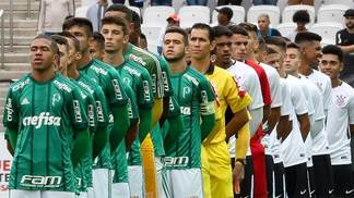 Pescando no vizinho: Palmeiras e Corinthians fazem final no sub-17 com joias 'garimpadas' em rivais Jogadores de Palmeiras e Corinthians antes de final da Copa do Brasil sub-17