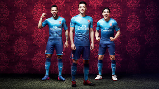 Arsenal apresenta nova camisa 2 para a temporada