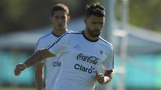 Sampaoli convoca Argentina com volta de Aguero e mantém Higuaín fora Sergio Aguero voltou a ser convocado para a seleção da Argentina