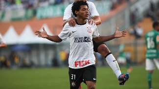A ligação do talismã Romarinho com um ídolo do Palmeiras Romarinho, contra o Palmeiras, quando fez o primeiro dos três gols que fez pelo Corinthians
