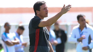 Zé Ricardo confirma ligação do Vasco e diz que vai conversar com o clube nesta terça Zé Ricardo foi demitido pelo Flamengo no início deste mês