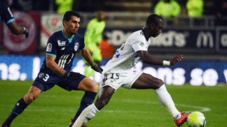 Em jogo atrasado, Lille perde para o Amiens e segue na degola Lille perdeu para o Amiens