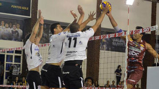Corinthians confirma a superioridade e vence Juiz de Fora Corinthians derrotou Juiz de Fora por 3 sets a 0