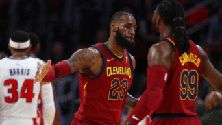 Cavaliers arrasam Pistons e vencem a quinta seguida na NBA Cleveland Cavaliers venceu com facilidade nesta segunda