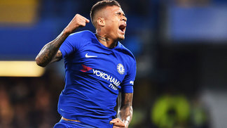 Ex-Flu marca, e Chelsea atropela bicampeão da Champions na Copa da Liga; Arsenal também avança Kenedy Comemora Gol Chelsea Nottingham Forest Copa da Liga 20/09/2017