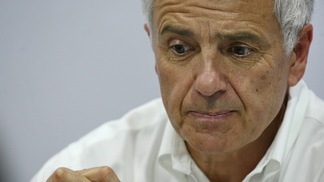 Vice do COI vê 'maré mudando' e crê em muitas candidatas a sede dos Jogos Juan Antonio Samaranch Jr., vice-presidente do COI