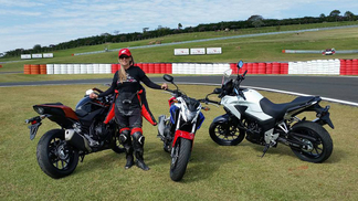Ela trocou cargo de gerente comercial pelo esporte e se tornou símbolo feminino do motociclismo no Brasil
