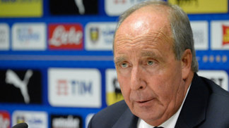 Jornal já aponta quatro candidatos ao comando da seleção italiana Ventura pediu desculpas após a queda na repescagem
