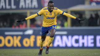 Juventus massacra Bologna, passa Inter de Milão e cola no Napoli na liderança Matuidi marcou um belo gol na vitória da Juventus sobre o Bologna