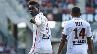 Balotelli marca, Nice vence e mantém embalo no Francês Balotelli fez o gol da vitória do Nice