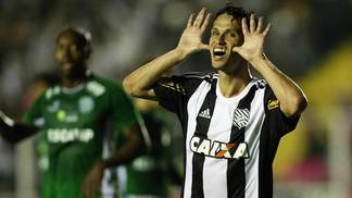Figueirense vence, amplia má fase do Guarani, mas ainda segue no Z-4 da Série B Figueirense venceu o Guarani no Orlando Scarpelli pela Série B