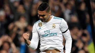 Com gol de Casemiro e pintura, Real vence Las Palmas e segue tentando alcançar Barcelona Casemiro comemora gol do Real Madrid contra Las Palmas, em Madri
