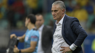 Como 'Simeone', Tite é nota 10; o problema é que o Brasil sonhava que ele seria 'Guardiola' Tite durante partida entre Brasil e Venezuela