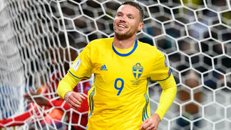 Atacante marca 4 gols, Suécia massacra Luxemburgo e segue na cola da França Marcus Berg anotou quatro gols na vitória da Suécia