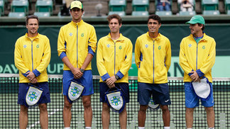 Por que muitos dos nossos jogadores estão treinando fora do país? Bruno Soares, Marcelo Melo, Guilherme Clezar, Thiago Monteiro e o capitão João Zwetsch