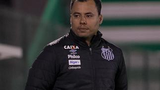 A queda de Jair Ventura no Santos vai além do mau desempenho e tem muito a dizer sobre o nosso futebol Jair Ventura